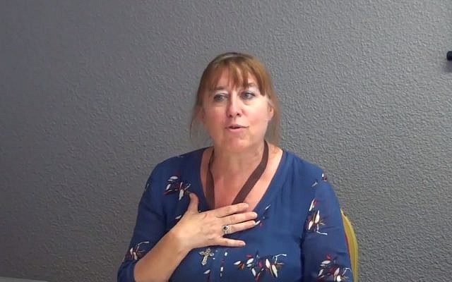 Marie-Jeanne Vincent, candidate de l’extrême-droite catholique, en France. (Crédit : capture d'écran YouTube)