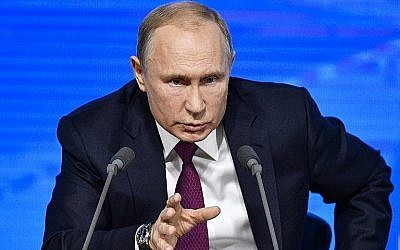 Vladimir Poutine lors de la conférence de presse annuelle à Moscou, le 20 décembre 2018. (Crédit : Alexander Nemenov/AFP)
