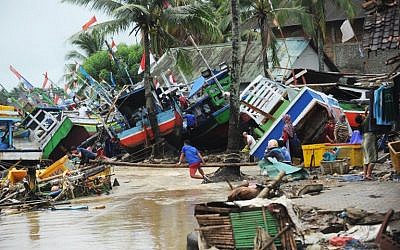 Les dégâts laissés par le tsunami en Indonésie le 25 décembre 2018, (Crédit : Adek BERRY / AFP)