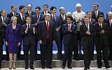 Photo de groupe des chefs d'Etats lors du sommet du G20 à Buenos Aires, le 30 novembre 2018. (Crédit : Ricardo Mazalan/AP)