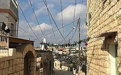 Les vieilles allées pavées de la rue Al-Zaqaq. (Crédit : Federico Maccioni/ Times of Israel)