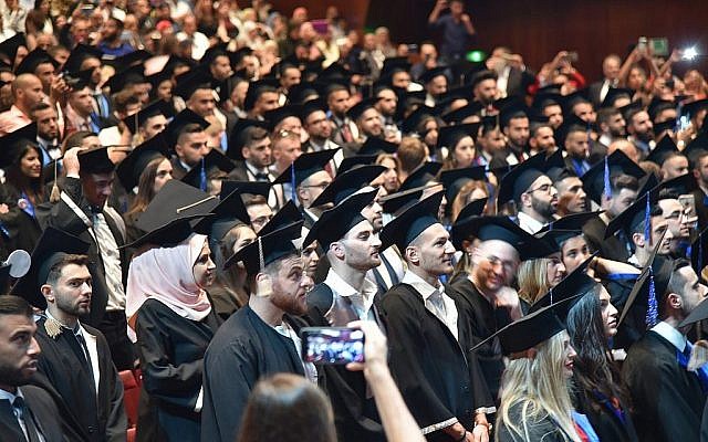 Les cérémonies de remise des diplômes des étudiants étrangers de Nicolae Testemitanu, comme celle-ci en juin 2018, comportent un grand nombre d'Israéliens. (Andrei Ichim/ Université de médecine Nicolae Testemitanu)