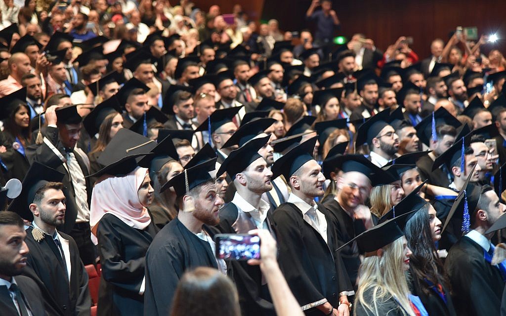 Les cérémonies de remise des diplômes des étudiants étrangers de Nicolae Testemitanu, comme celle-ci en juin 2018, comportent un grand nombre d'Israéliens. (Andrei Ichim/ Université de médecine Nicolae Testemitanu)
