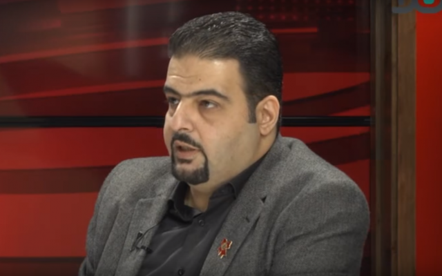 Le conseiller municipal de Haïfa Raja Zaatara, de la Liste arabe unie. (Capture d'écran YouTube)