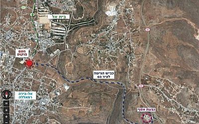 Une carte montrant l'entrée nord du village d'Al-Bireh, au centre de la Cisjordanie, que les dirigeants des implantations veulent sceller en réponse aux récentes attaques terroristes. L'entrée est marquée en rouge, al-Bireh est marquée en bleu clair, la route menant à l'avant-poste de Givat Assaf que les dirigeants des implantations veulent proche du trafic palestinien est marquée en bleu foncé, Givat Assaf est en rose et Beit El est en vert. (Autorisation)