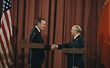 George Bush et Mikhail Gorbatchev à la Conférence de paix de Madrid, en 1991. (Crédot : Pascal Le Segretain/Sygma via Getty Images)