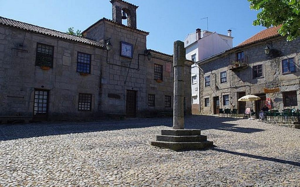 La ville portugaise de Belmonte où se trouvent de nombreux crypto-juifs (Crédit : CC BY Ken and Nyetta, Flickr)