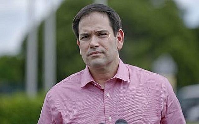 Le sénateur américain Marco Rubio prend la parole lors d'une conférence de presse devant le Homestead Temporary Shelter for Unaccompanied Children, le 22 juin 2018, à Homestead, Floride. (AP Photo/Brynn Anderson)