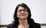 Rashida Tlaib, représentante démocrate du 13e district du Congrès du Michigan, assiste à un rassemblement à Dearborn, dans le Michigan, le 26 octobre 2018. (AP Photo/Paul Sancya)