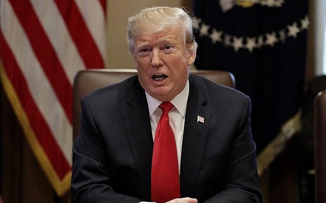 Le président américain Donald Trump s'exprime lors d'une réunion du cabinet à la Maison Blanche, le mercredi 2 janvier 2019, à Washington. (AP Photo/Evan Vucci) Le président américain Donald Trump s'exprime lors d'une réunion du cabinet à la Maison Blanche, le mercredi 2 janvier 2019, à Washington. (AP Photo/Evan Vucci)