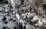Lavoir de la rue Fontaine Saint-Laurent de la cité phocéenne - de la Petite Naples Marseillaise (Crédit : capture d'écran YouTube)