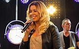 Chimène Badi en concert en 2016 (Crédit: Poudou99/Wikimedia Commons)