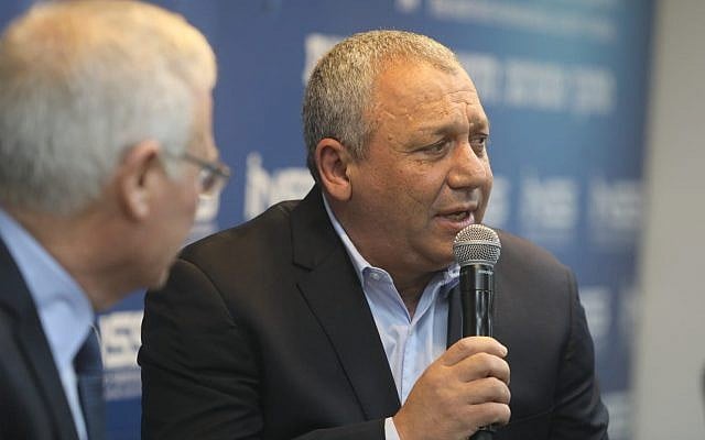 L'ancien chef d'état-major de Tsahal, Gadi Eizenkot, (à droite), est interviewé par Amos Yadlin à la conférence annuelle de l'Institute for National Security Studies à Tel Aviv, le 27 janvier 2019. (INSS) L'ancien chef d'état-major de Tsahal, Gadi Eizenkot, (à droite), est interviewé par Amos Yadlin à la conférence annuelle de l'Institute for National Security Studies à Tel Aviv, le 27 janvier 2019. (INSS)