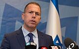 Le ministre de la Sécurité publique, Gilad Erdan, s'exprime lors d'une conférence de presse à Tel Aviv, le 13 septembre 2018. (Roy Alima/Flash90)