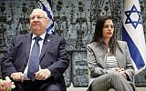 La ministre de la Justice Ayelet Shaked, à droite, et le président Reuven Rivlin lors d'une cérémonie de prestation de serment de magistrats et de greffiers à la résidence du président de Jérusalem, le 8 janvier 2019 (Crédit : Noam Revkin Fenton/Flash90)