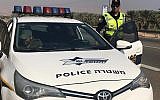 A titre d'illustration : Un policier donnant une contravention en Cisjordanie. (Police israélienne)