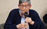 La grande témoin Ginette Kolinka, rescapée des camps de la mort, auprès de lycéens en pays de la Loire au printemps 2018. (Crédit : Capture d'écran Paysdelaloire/YouTube)