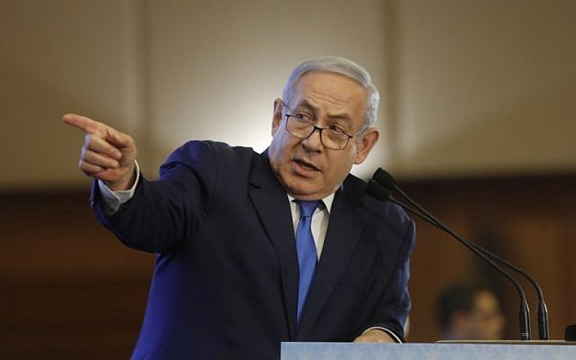 Le Premier ministre Benjamin Netanyahu s'exprime lors d'une conférence des présidents des principales organisations juives américaines, à Jérusalem, le 18 février 2019. (MENAHEM KAHANA / AFP) Le Premier ministre Benjamin Netanyahu s'exprime lors d'une conférence des présidents des principales organisations juives américaines, à Jérusalem, le 18 février 2019. (MENAHEM KAHANA / AFP)