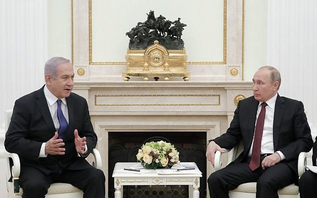 Le Président russe Vladimir Poutine lors d'une rencontre bilatérale avec le Premier ministre israélien Benjamin Netanyahu au Kremlin à Moscou, le 27 février 2019. (Crédit : MAXIM SHEMETOV / POOL / AFP) Le Président russe Vladimir Poutine lors d'une rencontre bilatérale avec le Premier ministre israélien Benjamin Netanyahu au Kremlin à Moscou, le 27 février 2019. (Crédit : MAXIM SHEMETOV / POOL / AFP)