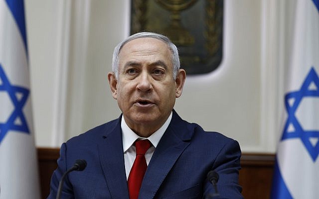 Le Premier ministre Benjamin Netanyahu préside la réunion hebdomadaire du cabinet à son bureau de Jérusalem, le 10 février 2019. (Gali Tibbon/Pool via AP) Le Premier ministre Benjamin Netanyahu préside la réunion hebdomadaire du cabinet à son bureau de Jérusalem, le 10 février 2019. (Gali Tibbon/Pool via AP)