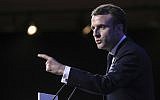 Le président français Emmanuel Macron prononce un discours lors du 34e dîner annuel du groupe CRIF, Conseil représentatif des institutions juives de France, à Paris, le mercredi 20 février 2019. (Crédit : Ludovic Marin, Pool Photo via AP)