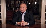 L'auteur et animateur radio polonais, Stanisław Michalkiewicz. (Crédit : capture écran/YouTube)