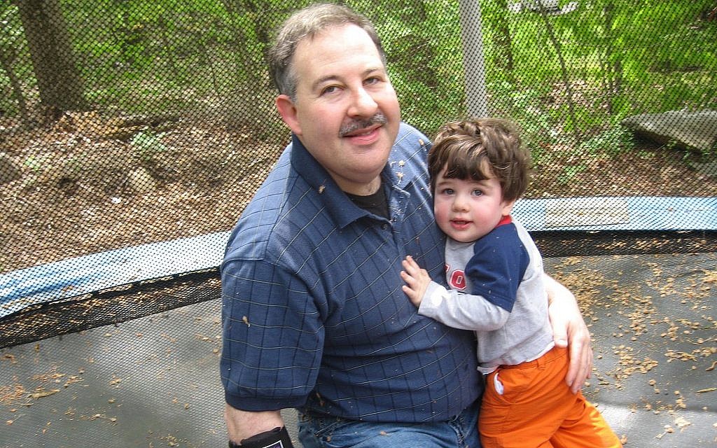 Lenny Pozner avec son fils Noah. (Autorisation)