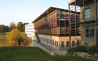 Un bâtiment de l'université d'Essex (Crédit :  Wikimedia Commons, Rwendland)