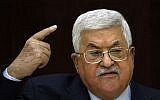 Le président de l'Autorité palestinienne  Mahmoud Abbas durant une rencontre avec les leaders palestiniens à la Muqata, le siège de l'Autorité palestinienne à Ramallah, en Cisjordanie, le 20 février 2019 (Crédit :  ABBAS MOMANI/AFP)