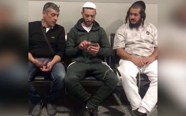 Les Israéliens détenus à l'aéroport international Boryspil de Kiev en Ukraine dans une vidéo diffusée par la Douzième chaîne, le 15 février 2019 (Capture d'écran : Douzième chaîne)