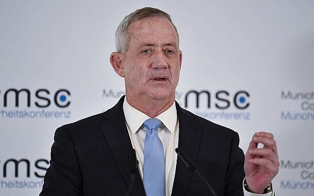 Le chef de Kakhol lavan Benny Gantz , alors président du mouvement Hossen LeYisrael, à la 55ème conférence sécuritaire de Munich, en Allemagne, le 17 février 2019 (Crédit : Thomas Kienzle/AFP) Le chef de Kakhol lavan Benny Gantz , alors président du mouvement Hossen LeYisrael, à la 55ème conférence sécuritaire de Munich, en Allemagne, le 17 février 2019 (Crédit : Thomas Kienzle/AFP)