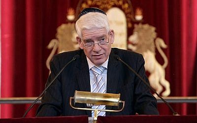 Josef Schuster, président du Conseil central des Juifs d'Allemagne, s'exprimant à la synagogue Westend à Francfort-sur-le-Main, en Allemagne le 26 septembre 2016.
(Hannelore Foerster/Getty Images via JTA) Josef Schuster, président du Conseil central des Juifs d'Allemagne, s'exprimant à la synagogue Westend à Francfort-sur-le-Main, en Allemagne le 26 septembre 2016.
(Hannelore Foerster/Getty Images via JTA)