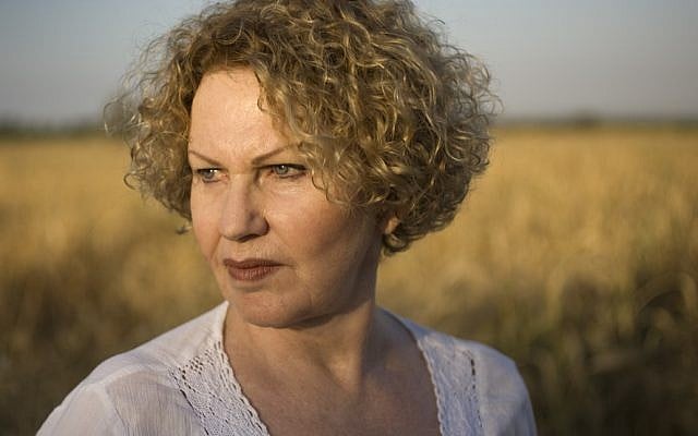 La poétesse israélienne Aghi Mishol. (Crédit : Iris Nesher) La poétesse israélienne Aghi Mishol. (Crédit : Iris Nesher)