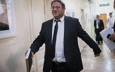 L'avocat Itamar Ben Gvir arrive au tribunal de première instance de Jérusalem, le 29 octobre 2018. (Yonatan Sindel/Flash90)