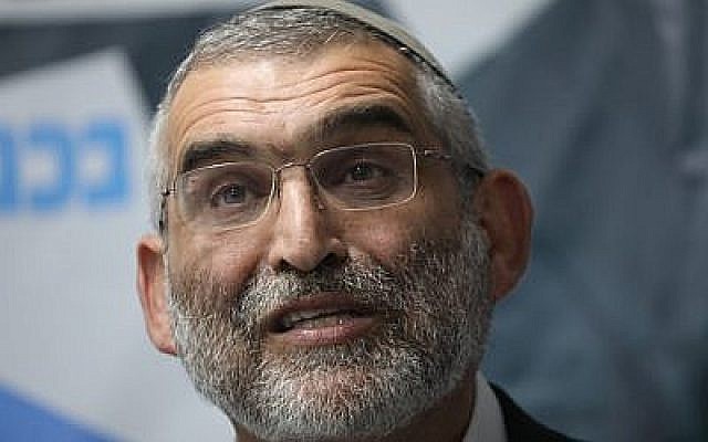 Le membre du parti Otzma Yehudi Michael Ben Ari pendant une conférence de presse en réponse à la décision de la Haute Cour de rejeter sa candidature aux prochaines élections à la Knesset à Jérusalem, le 17 mars 2019 (Crédit : Yonatan Sindel/Flash90)