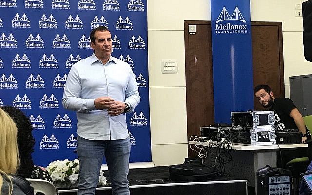 Eyal Waldman, fondateur et PDG de Mellanox, lors d'une conférence de presse à Tel Aviv, le 11 mars 2019. (Shoshanna Solomon/Times of Israel) Eyal Waldman, fondateur et PDG de Mellanox, lors d'une conférence de presse à Tel Aviv, le 11 mars 2019. (Shoshanna Solomon/Times of Israel)