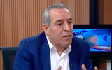 Hussein al-Sheikh, proche de Mahmoud Abbas, a donné une interview à Palestine TV, la chaîne officielle de l'Autorité palestinienne. (Crédit : capture d'écran Palestine TV)