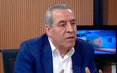 Hussein al-Sheikh, proche de Mahmoud Abbas, a donné une interview à Palestine TV, la chaîne officielle de l'Autorité palestinienne. (Crédit : capture d'écran Palestine TV)