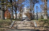 Le comité de Hillel de l’Université Swarthmore en Pennsylvanie rejette ouvertement les directives sur le débat d’Israël adoptées par le groupe international. (Crédit :Wikicommons/via JTA)