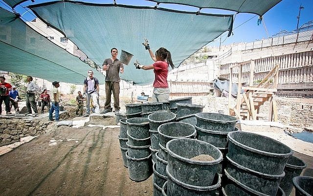 Fouilles menées sur l'emplacement de parking Givati dans la ville de David. (Yonit Schiller, Ville de David)