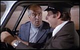 Les acteurs Louis de Funes et Henri Guybet dans la comédie culte « Les Aventures de Rabbi Jacob » de Gérard Oury, en 1973. (Crédit : Capture d’écran)