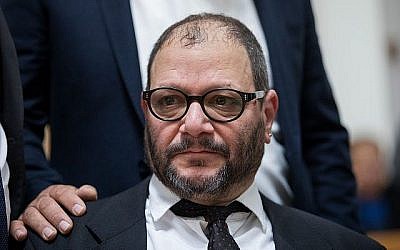 Le co-dirigeant hadash Ofer Cassif lors d'une audience à la Cour Suprême à Jérusalem sur son interdiction de se présenter aux élections, le 13 mars 2019. 
(Yonatan Sindel/Flash90)