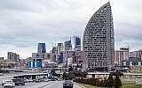 Bakou en Azerbaïdjan, avec le Trump international Hotel, le plus grand building du pays, le 19 février 2019. (Crédit : AP Photo/Aida Sultanova, File)