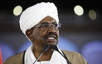 Omar Bechir, à Khartoum, le 22 février 2019. (Crédit : ASHRAF SHAZLY / AFP)