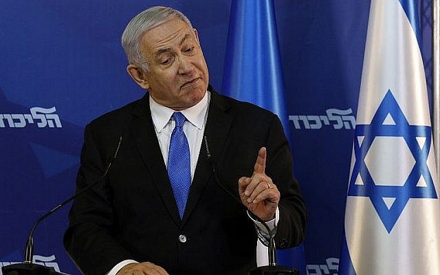 Le Premier ministre Benjamin Netanyahu à une conférence de presse de campagne à la résidence de Jérusalem, le 1er avril 2019 (Crédit : GALI TIBBON / AFP) Le Premier ministre Benjamin Netanyahu à une conférence de presse de campagne à la résidence de Jérusalem, le 1er avril 2019 (Crédit : GALI TIBBON / AFP)