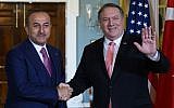 Le secrétaire général Mike Pompeo avec le ministre des Affaires étrangères turc Mevlut Cavusoglu à Washington, DC le 3 avril 2019 . (Crédit : ANDREW CABALLERO-REYNOLDS / AFP)