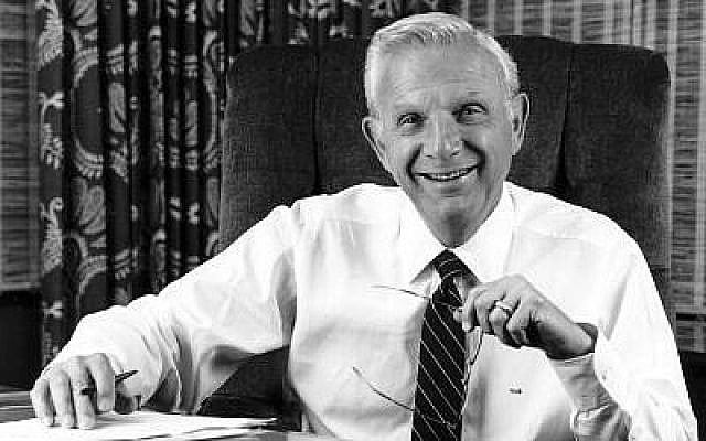 Henry Bloch en 1980. (Crédit : famille Bloch via JTA)