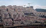 Des maisons dans l'implantation d'Efrat, le 27 novembre 2018. (Crédit : Gershon Elinson/Flash90)
