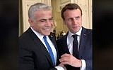 Le n°2 de Kakhol lavan Yair Lapid rencontre le président Emmanuel Macron à Paris, le 5 avril 2019. (Crédit : capture écran/Facebook)