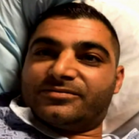 Almog Peretz, un Israélien blessé dans une fusillade survenue dans une synagogue du mouvement Habad à Poway, en Californie, le 27 avril 2019. (Capture d'écran : Douzième chaîne)